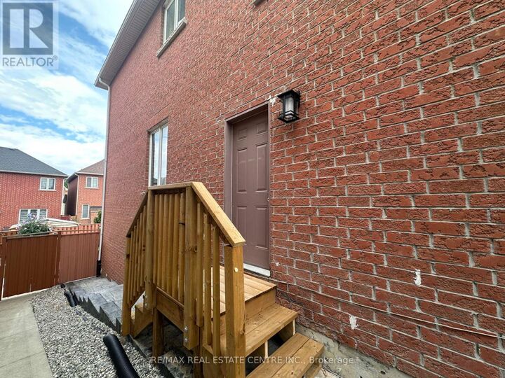 Property Photo: 23 Oblate Crescent ON L6Y 0K2