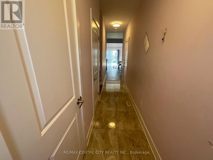 Property Photo: 2609 Holbrook Drive 10 ON N6M 0G2