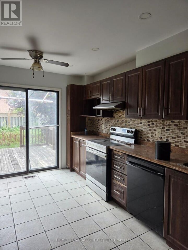 Property Photo: 18 Beisel Court ON L6Z 2R8