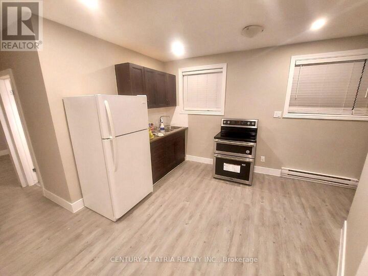 Property Photo: 9 Linden Avenue ON N3S 7E3