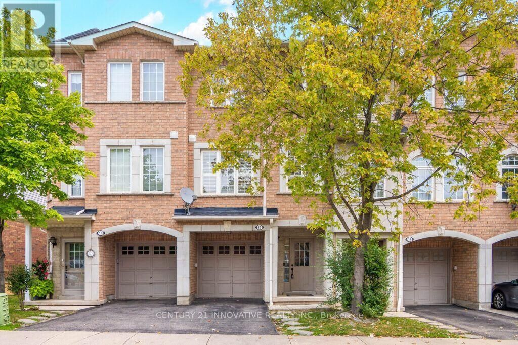Property Photo: 3071 Treadwells Drive 13 ON L4X 0A1