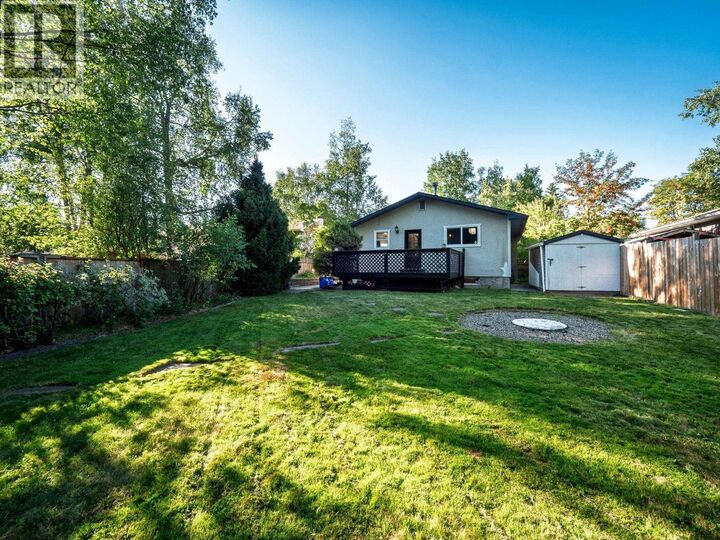 Photo de la propriété:  6901 Fairmont Crescent  BC V2N 2P7 