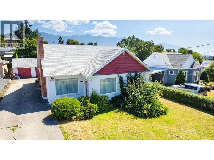 Photo de la propriété:  326 10th Avenue North  BC V0B 1G0 