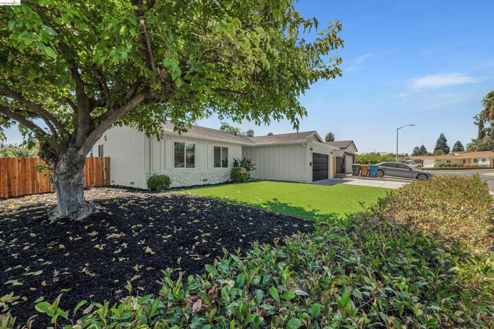 Property Photo: 304 Huntington Dr CA 94509