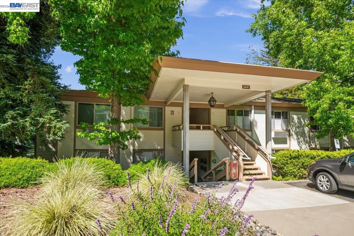 Property Photo:  3441 Tice Creek Rd 4  CA 94595 