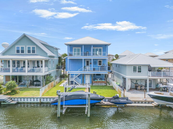 Property Photo:  1432 Homeport Drive  FL 32566 