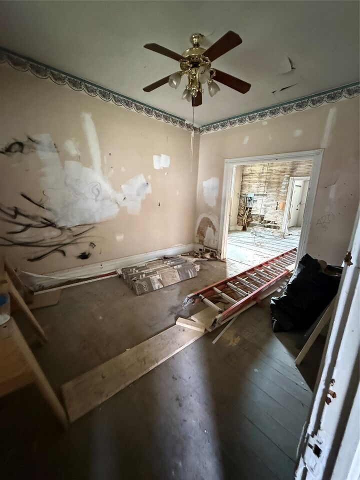 Property Photo: 457 E 9th Street PA 16503