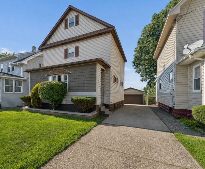 Property Photo:  1142 E 30th Street  PA 16504 