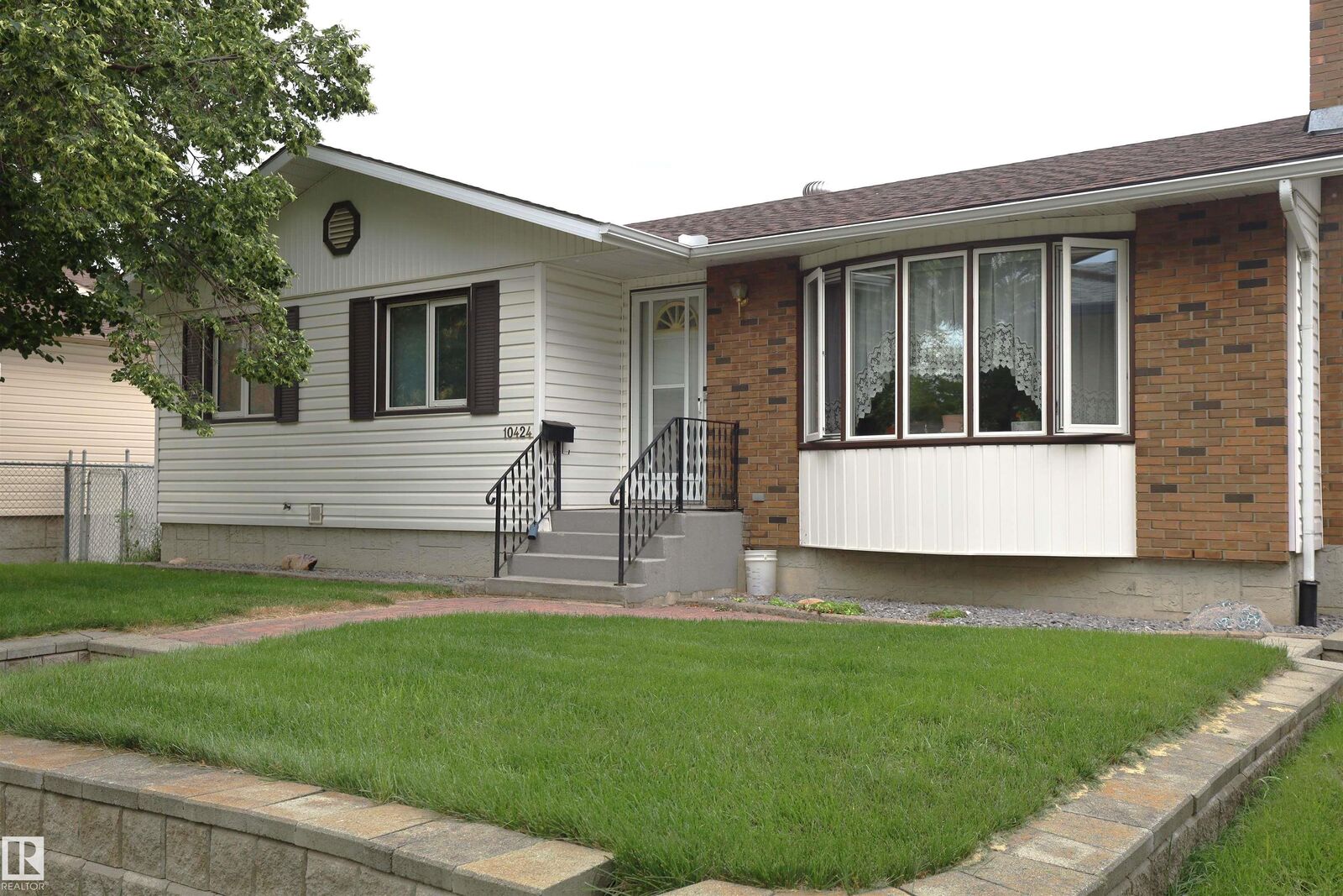 Property Photo: 10424 152 Street NW AB T5P 1Y6