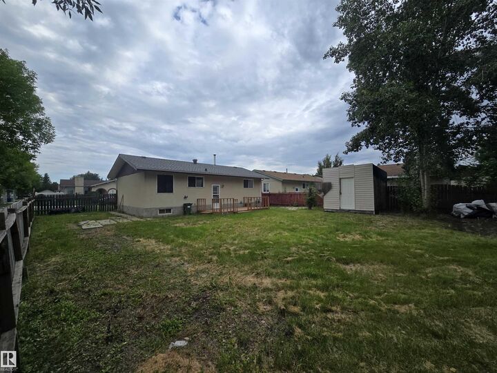 Property Photo:  10829 167A Avenue NW  AB T5X 2Y9 