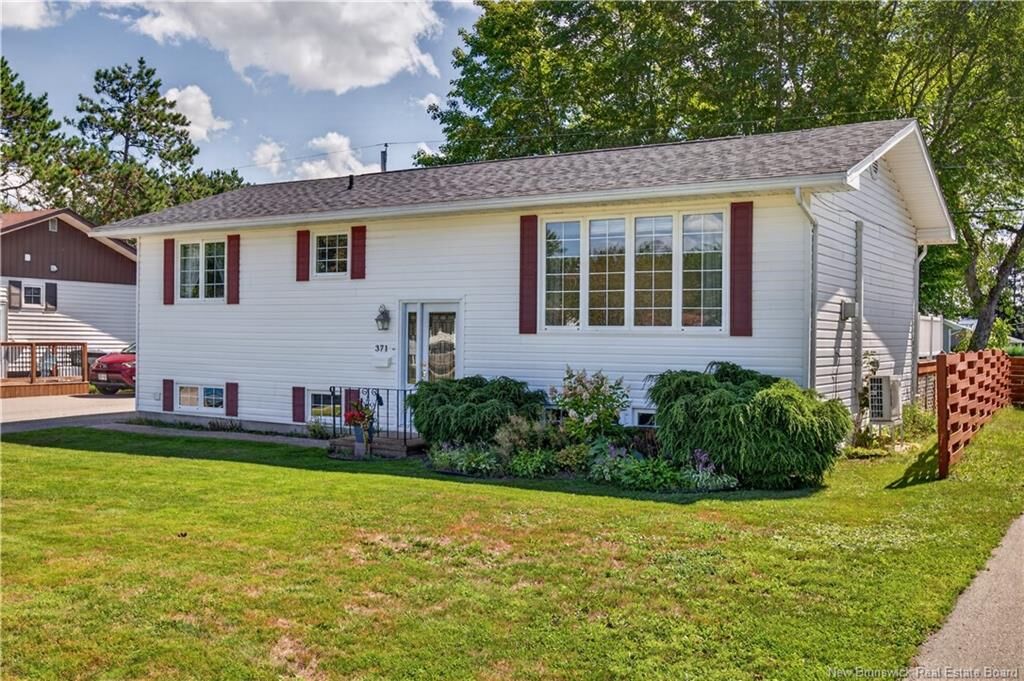 Property Photo:  371 Highplain Crescent  NB E1V 1B3 