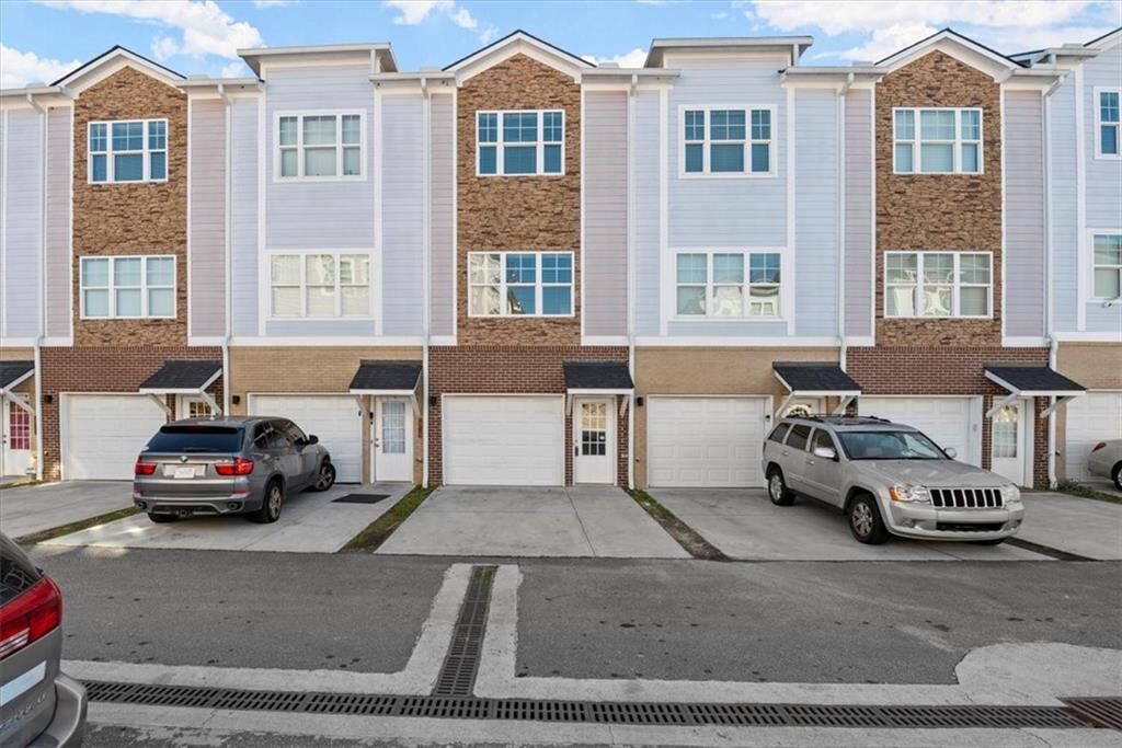 Property Photo:  2017 Ocean Drive  GA 30318 