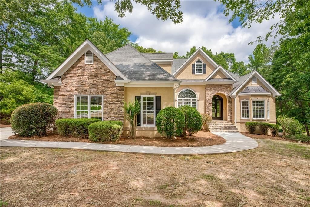Property Photo: 303 Broadmoor Way GA 30253