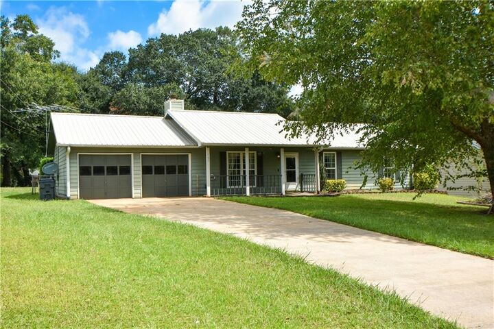 Property Photo:  105 Gwenellen Drive  GA 30248 