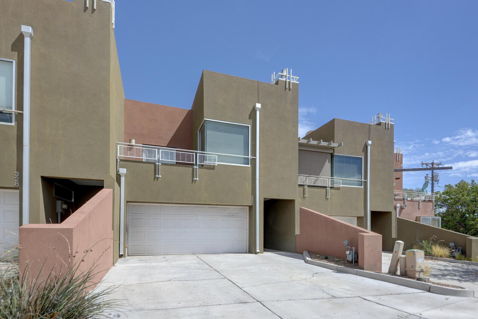 Property Photo:  332 Valverde Drive SE  NM 87108 