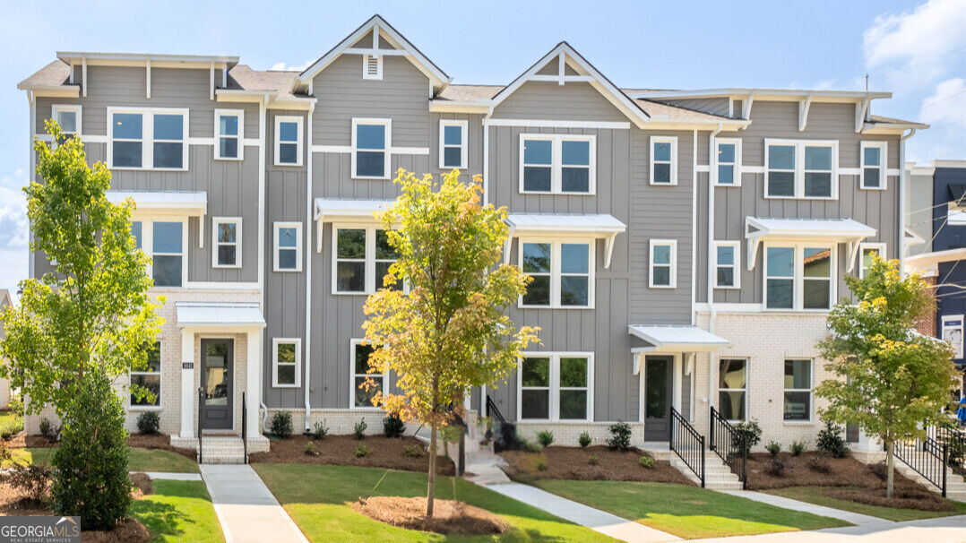 Property Photo: 306 Laurel Lane 2004 GA 30354