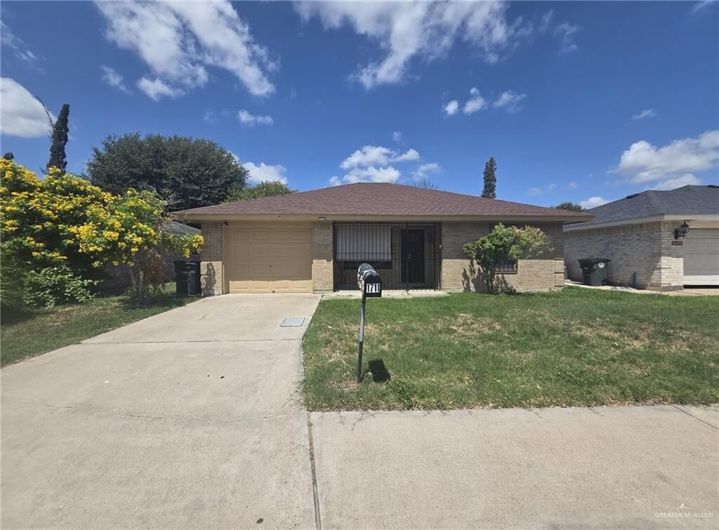 Property Photo: 1711 E Gastel Circle TX 78572