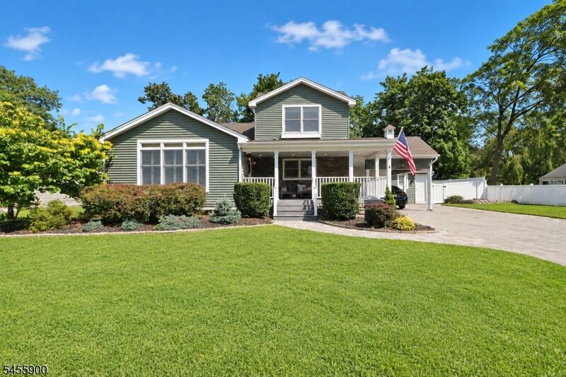 Property Photo: 4 Raymond Ct NJ 07035