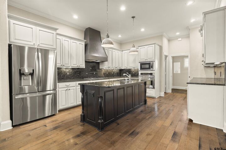 Property Photo: 789 Fairmont Dr TX 75701