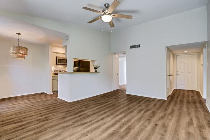 Property Photo: 700 Thicket Lane 1004 TX 77079