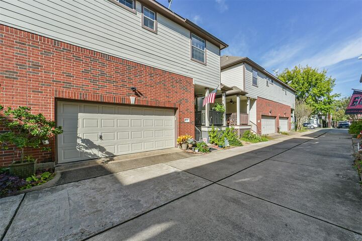 Property Photo:  1430 W 24th Street  TX 77008 
