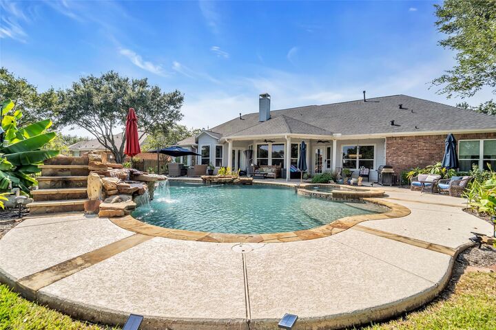 Property Photo: 1919 Anchor Lake Lane TX 77494