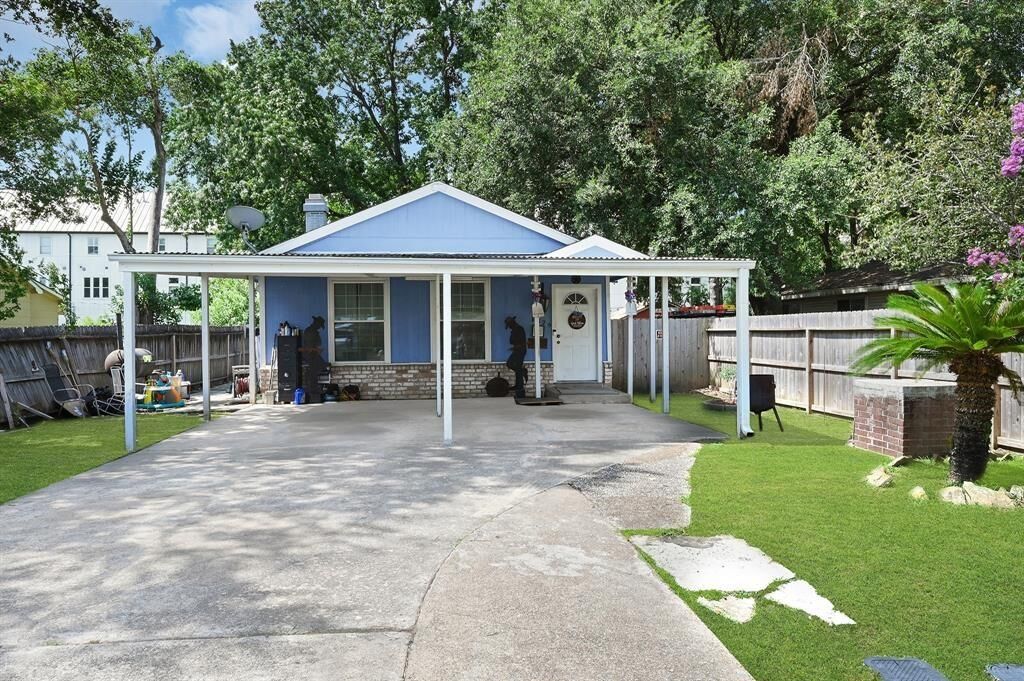 Property Photo: 8829 Carousel Lane TX 77080