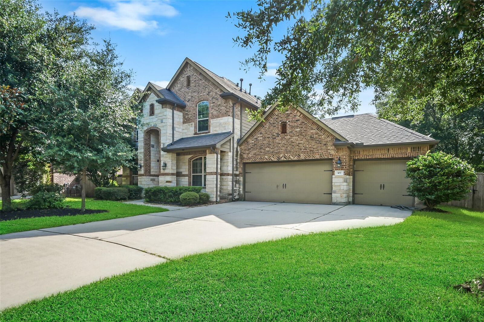Property Photo:  107 Jordans Place  TX 77316 