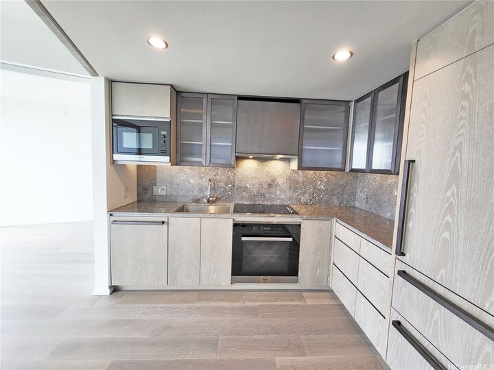 Property Photo: 1000 Auahi Street 2003 HI 96814