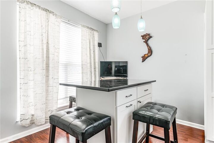 Property Photo:  944 N Pine Street N  KS 66061 