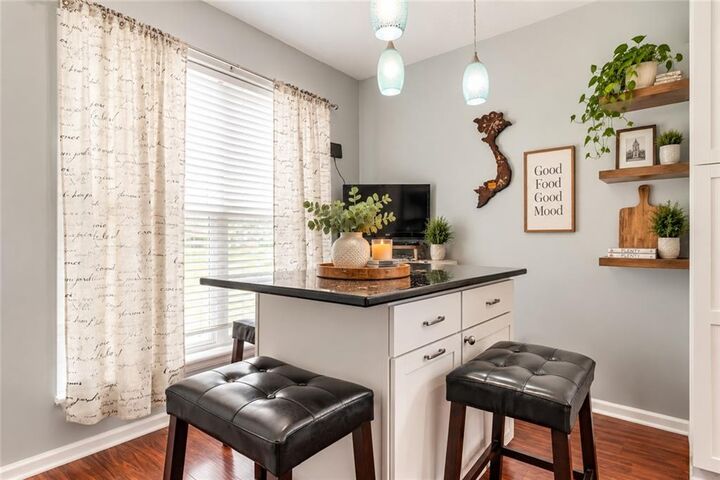 Property Photo:  944 N Pine Street  KS 66061 