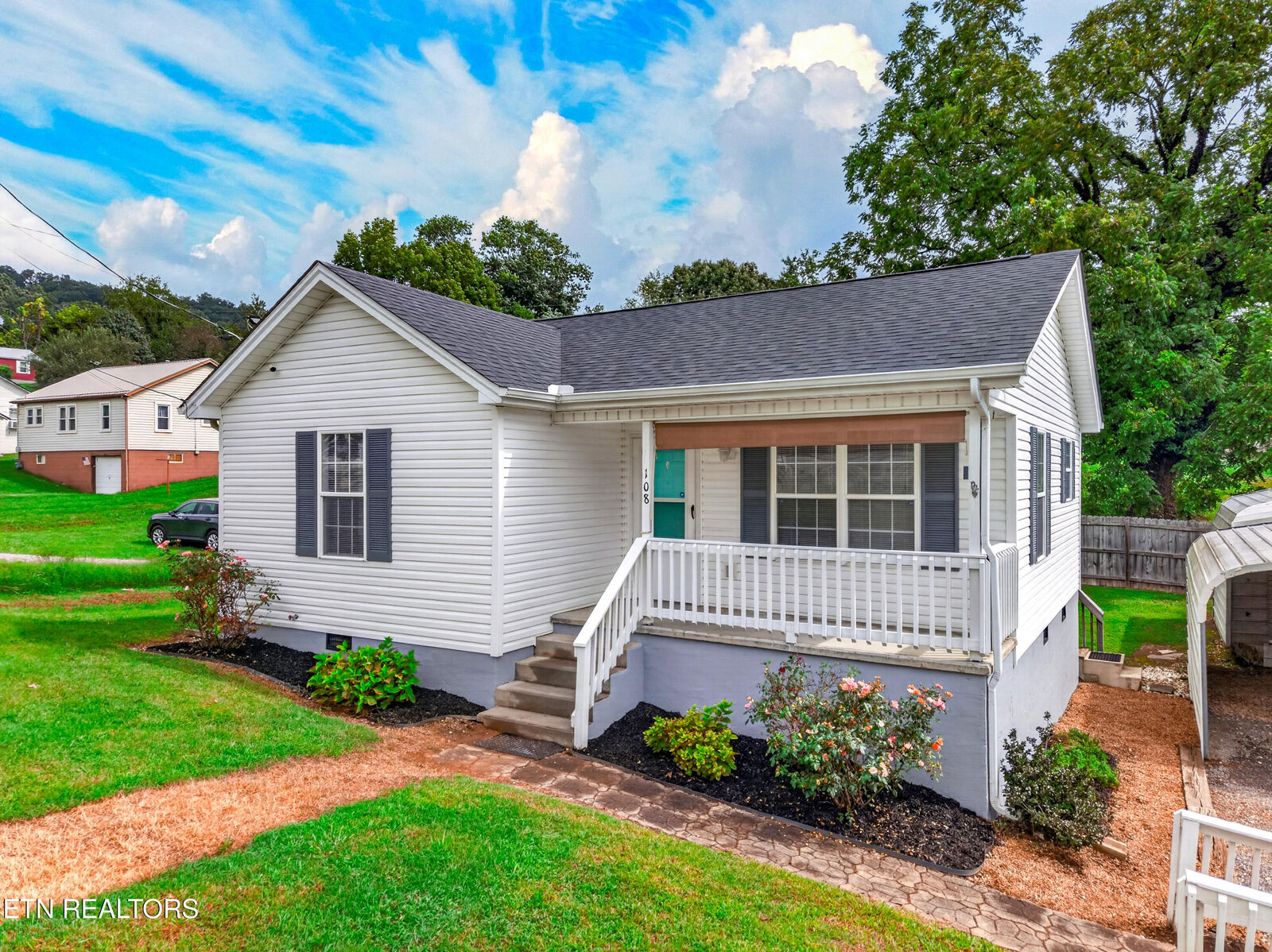 Property Photo:  108 Jackson St  TN 37857 