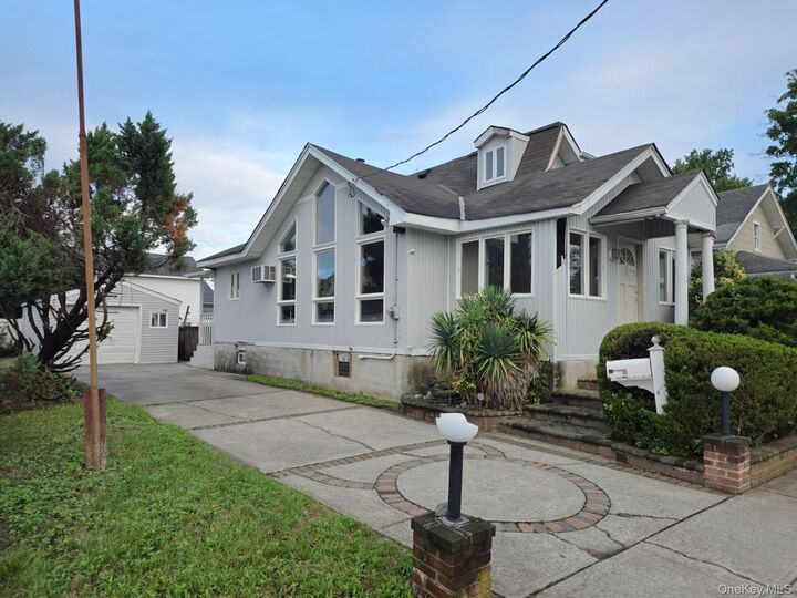 Property Photo:  26 Gordon Place  NY 11520 