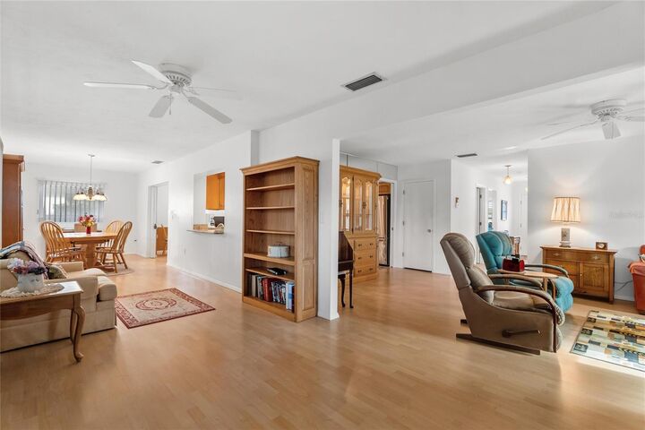 Property Photo:  773 Vivienda South Court 8  FL 34293 