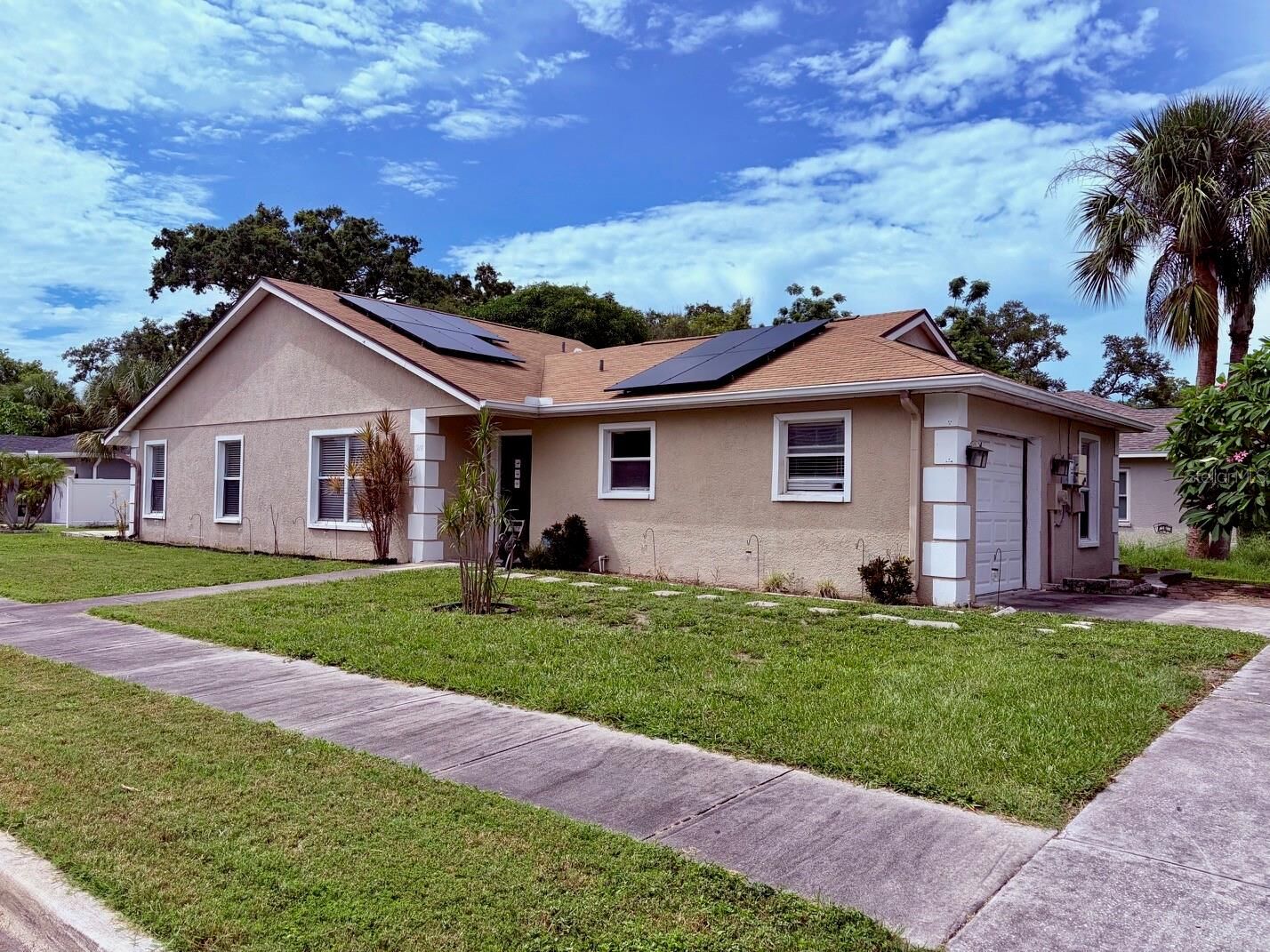 Property Photo: 914 Nicholson St FL 33755