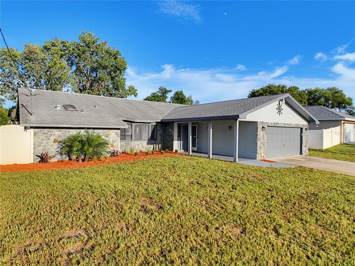Property Photo: 5442 Parnell Avenue FL 34608