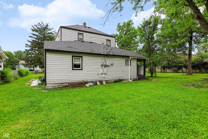 Property Photo:  3007-3009 E Lynn Street  IN 46016 