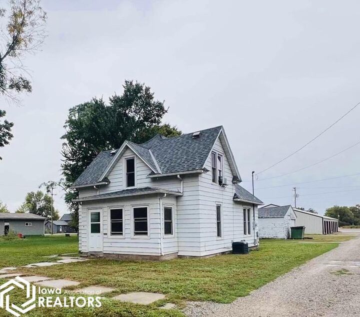 Property Photo:  95 14th Street N  IA 50469 