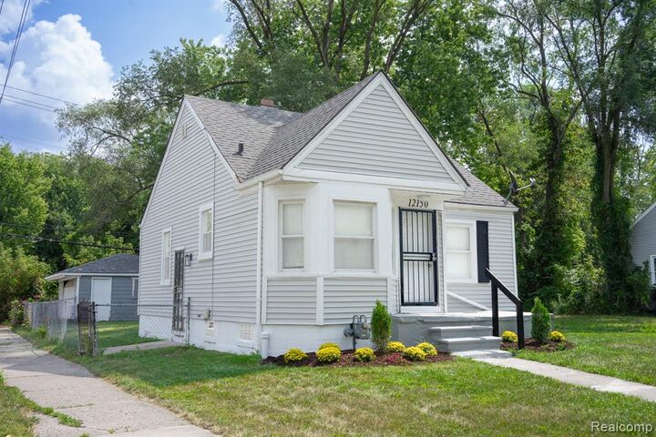 Property Photo: 12150 Plainview Avenue MI 48228 1085
