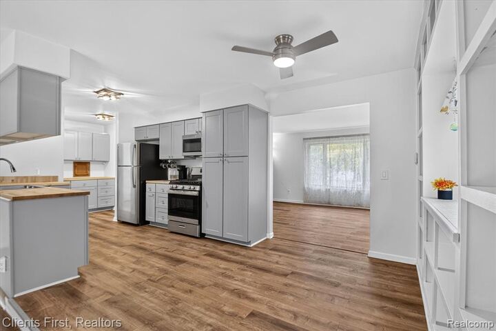 Property Photo: 399 Surrey Heights MI 48186 3760