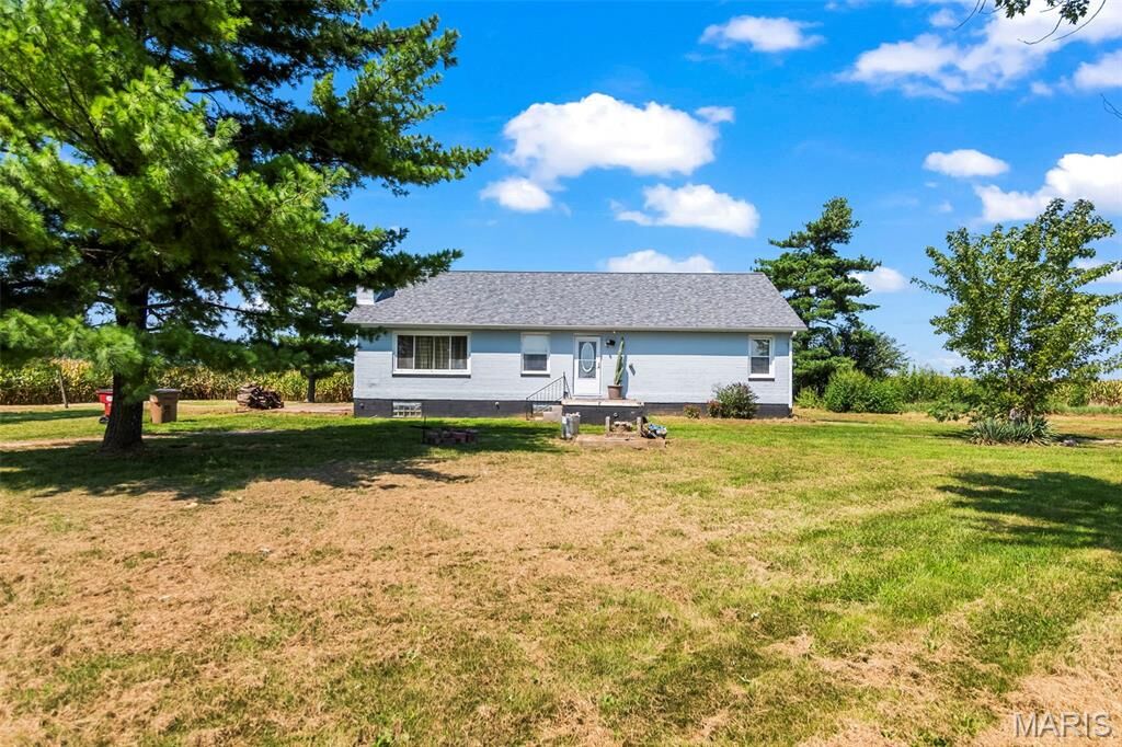Property Photo:  23946 Grosenheider Road  IL 62056 