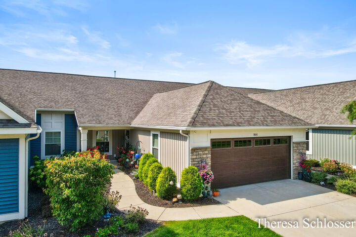 Property Photo: 944 Bellview Meadow Drive SW MI 49315