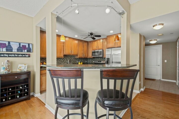 Property Photo:  855 E 22nd Street 214  IL 60148 