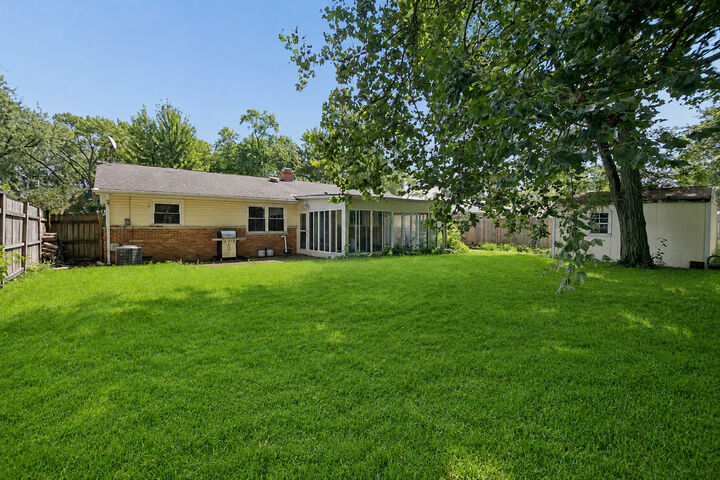Property Photo: 40 Wildwood Road IL 60007