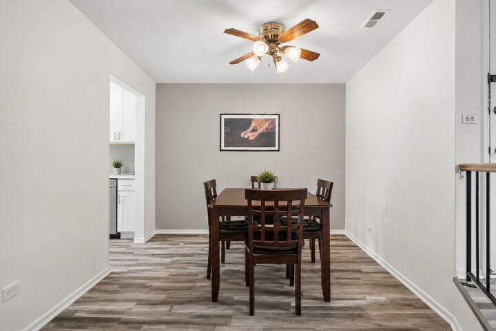 Property Photo: 440 Somerset Court D IL 60504