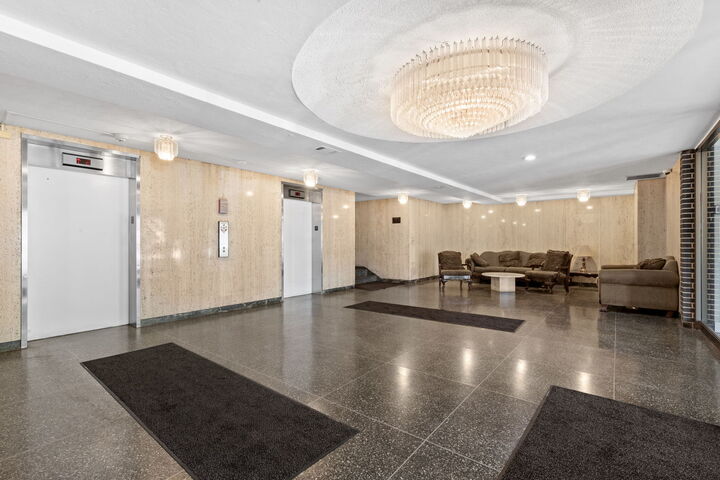 Property Photo:  6800 N California Avenue 4L  IL 60645 