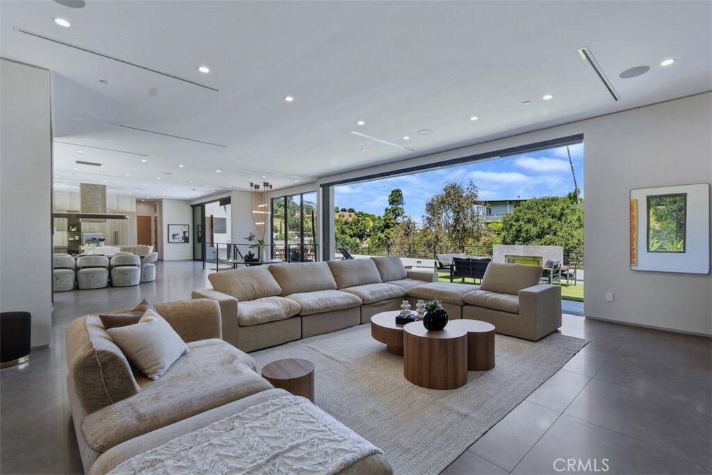 Property Photo: 14753 Round Valley CA 91403