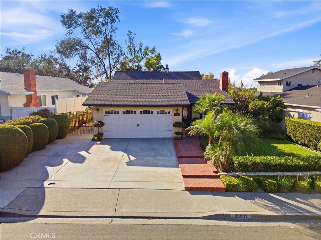 Property Photo:  23001 Via Santa Maria  CA 92691 