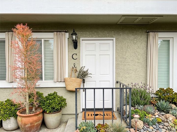 Property Photo:  322 Ogle Street Unit C  CA 92627 