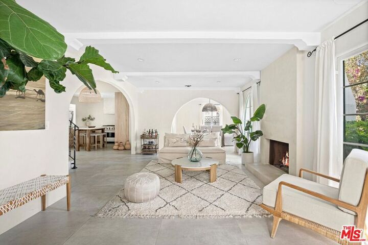 Property Photo:  4267 Murietta Avenue  CA 91423 